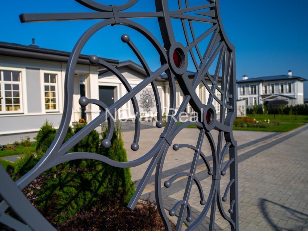Houses for sale in a new elite gated village in Pinki
