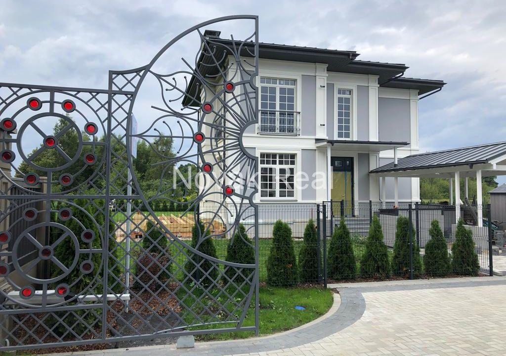 C40438C2-31B1-447E-A8FD-60CE7B69051D