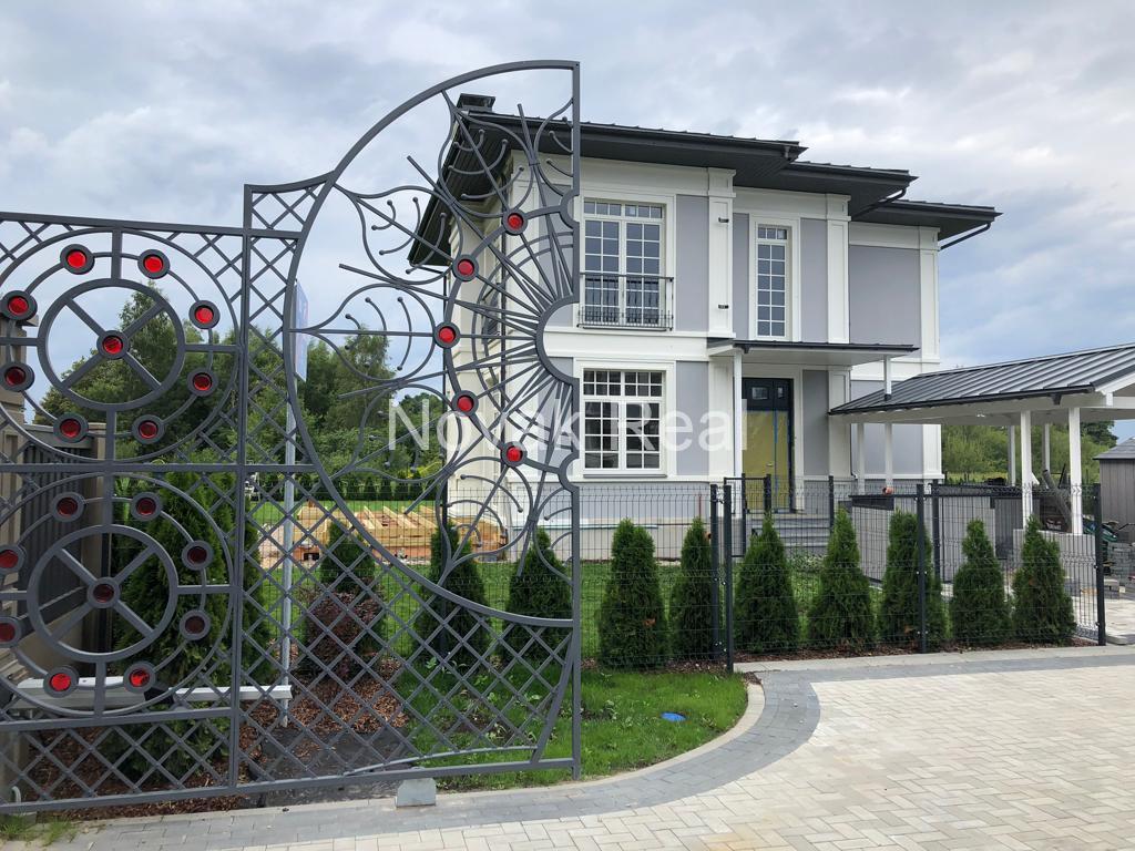 Houses for sale in a new elite gated village in Pinki