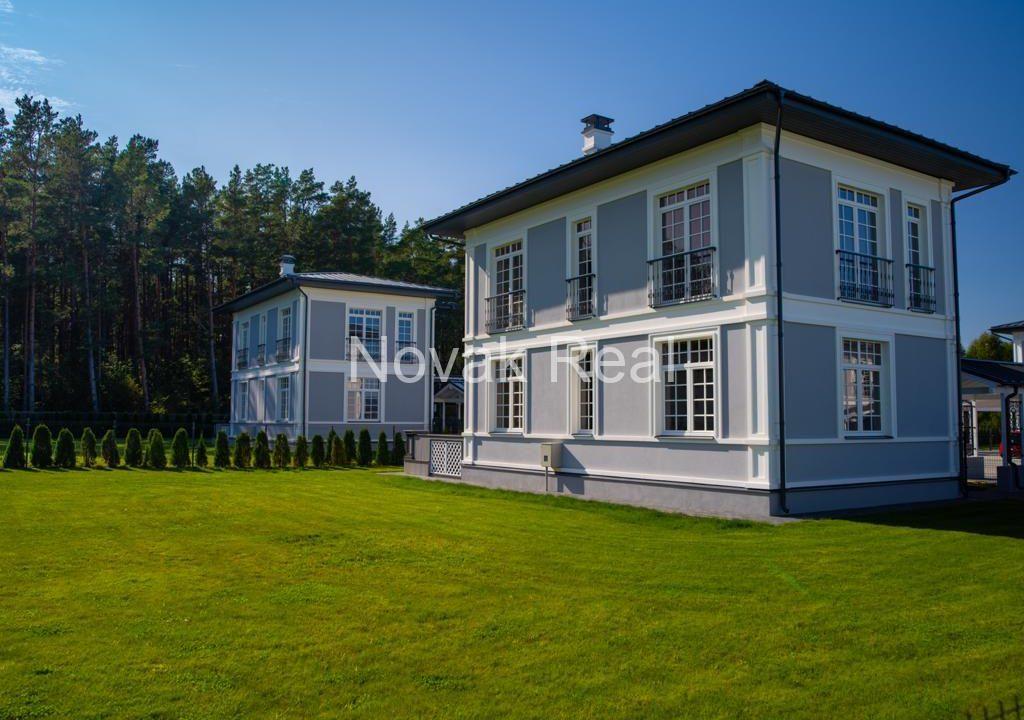 E1E80A66-6527-4ABA-9EFE-1066C58A12C1