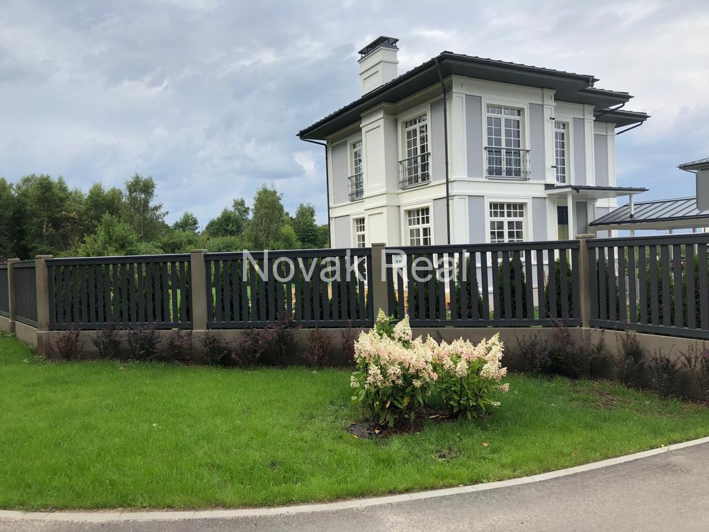 Houses for sale in a new elite gated village in Pinki