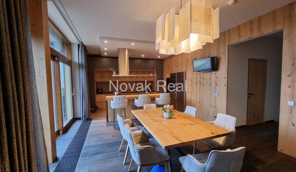 387EB535-81B7-4510-AFF4-183361944EFF