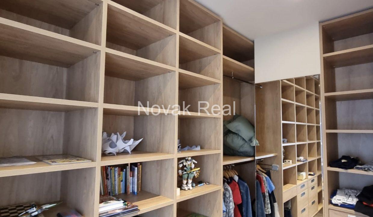 55EDE983-3B2B-432A-9F00-AB8E3D02A26D