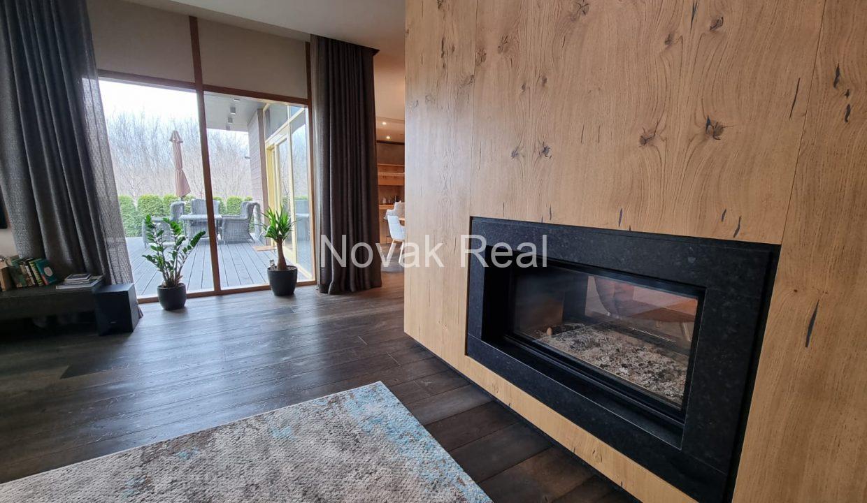 72A0DB34-41E8-4EC1-9711-CCAADF841DA6