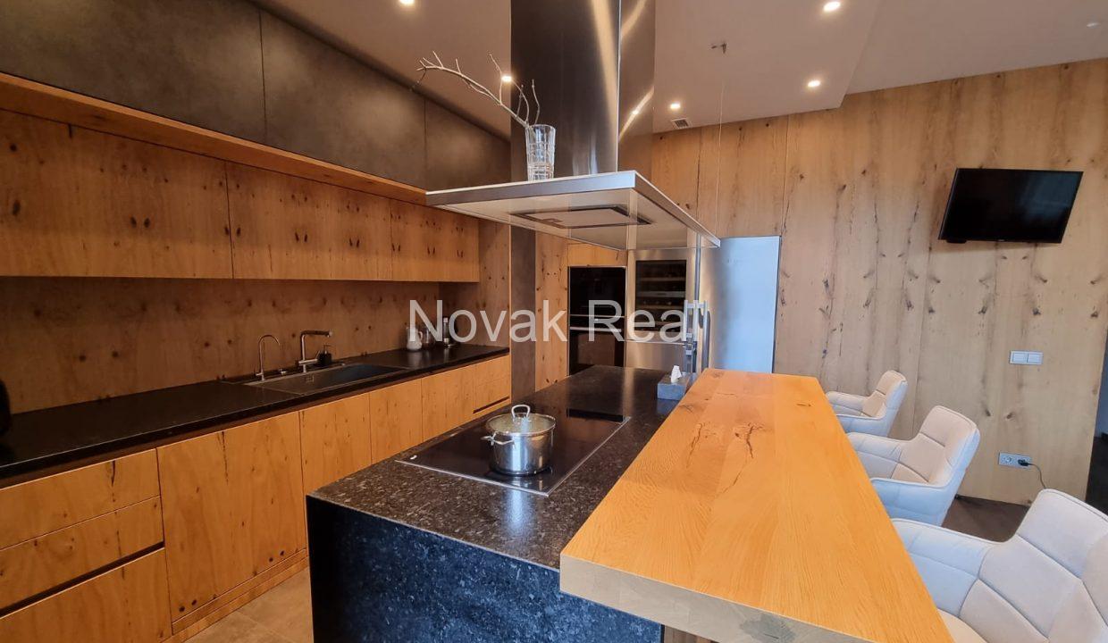 8289B724-454B-43D3-B973-8E1FACD3F5D5