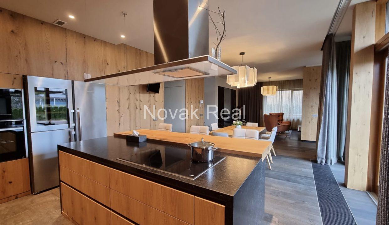 974DCF67-C2D9-4794-B9C9-F3506DB08AC6