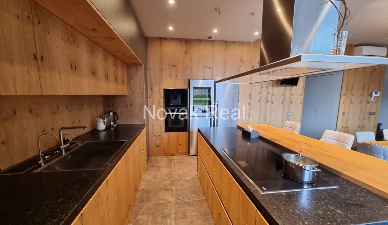 ACF767BB-F1BF-4BD1-A9AF-1820B947AE77