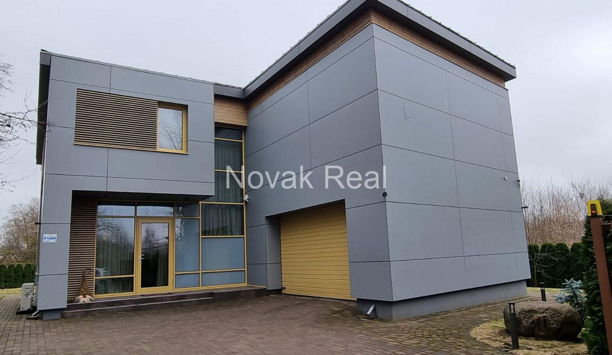 AF341F5F-B581-483C-BF1D-CF1B74071B92