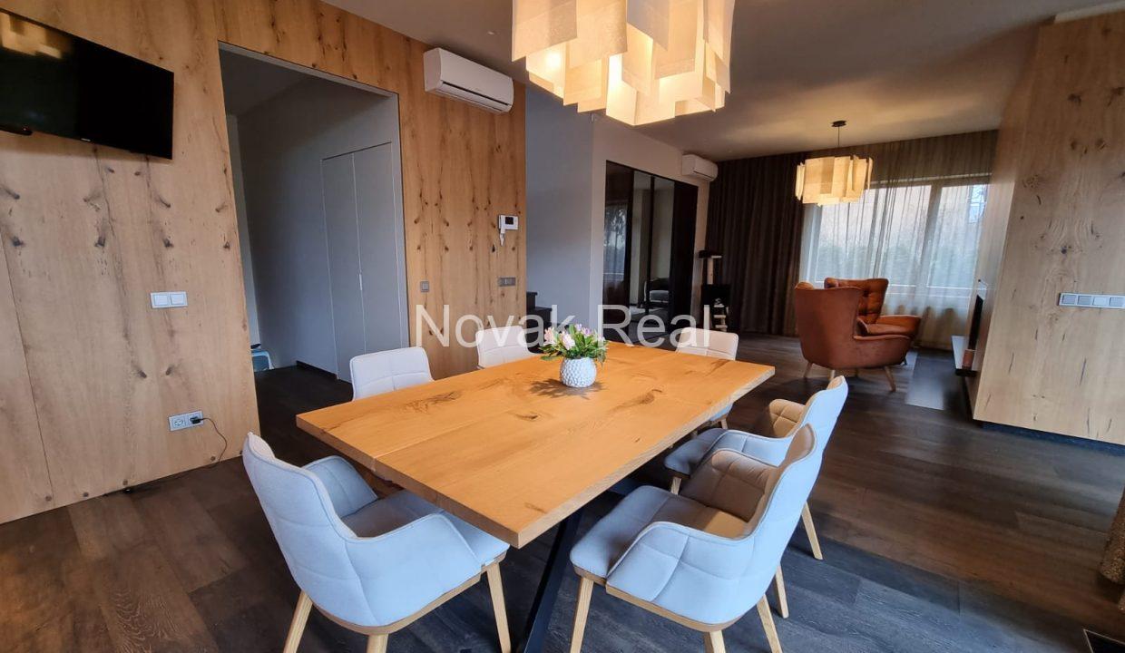 BEB2E2EC-DA01-45CD-96EE-C71A32FA7685