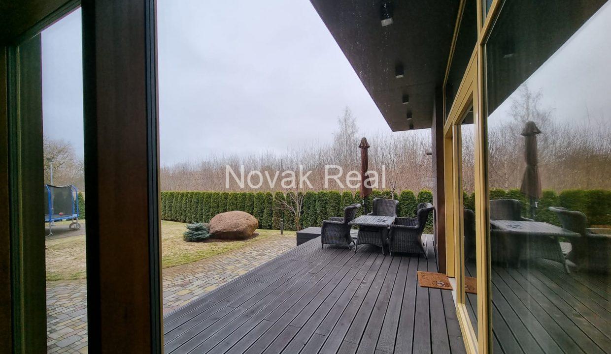 DC651736-0E14-4ECF-9902-BC9ABE3C1C22