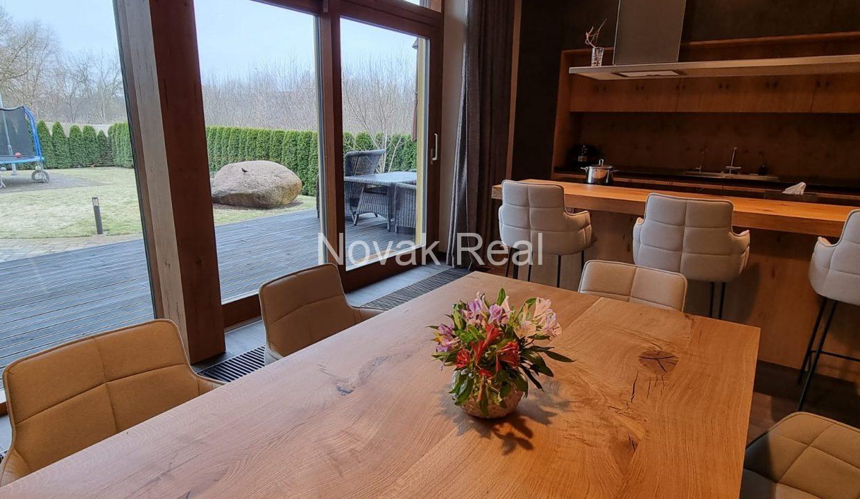 DDC9018A-3A49-45A4-BABD-FAC8F18EF8D6