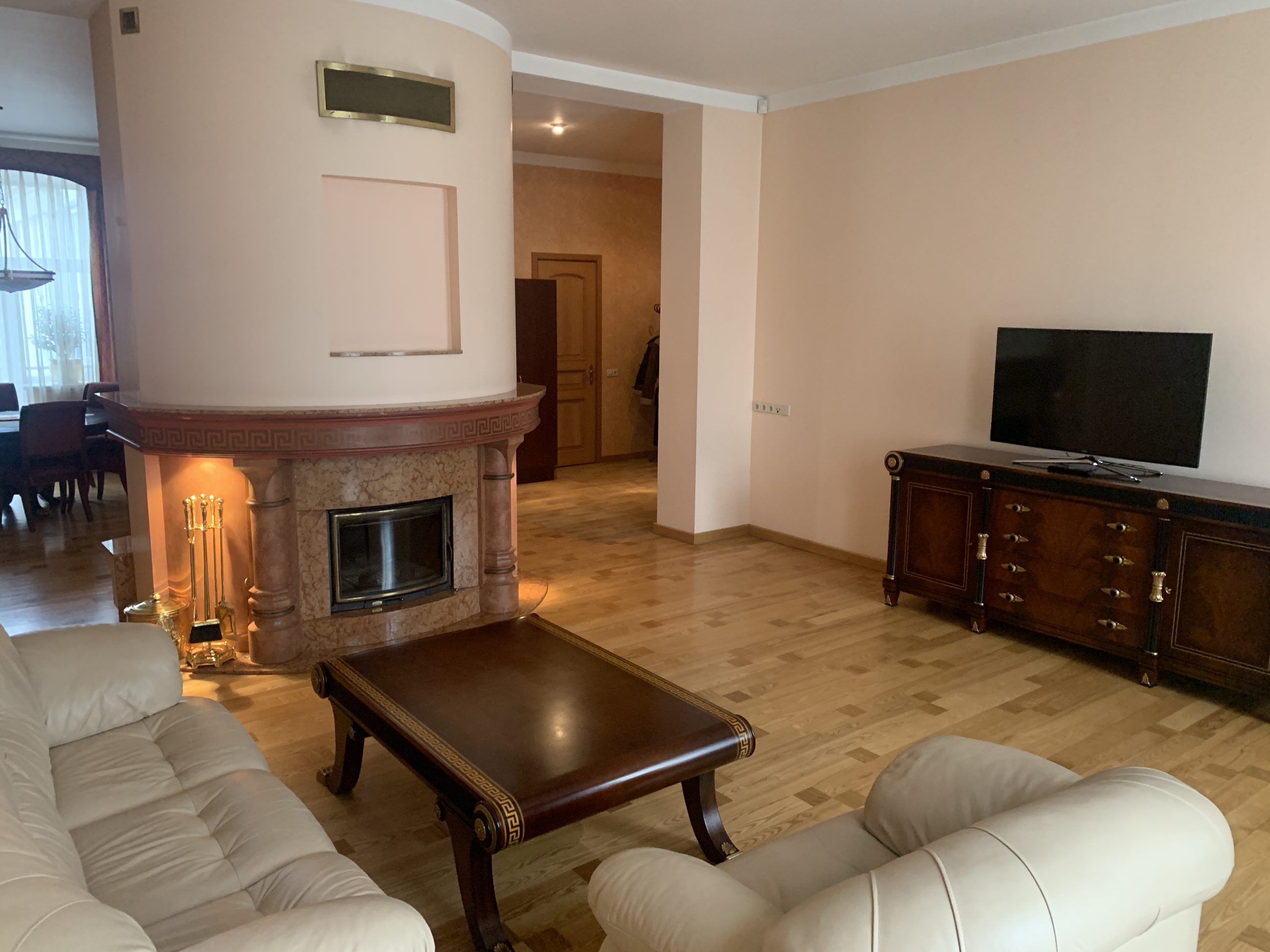 A spacious apartment to rent in a quiet city centre