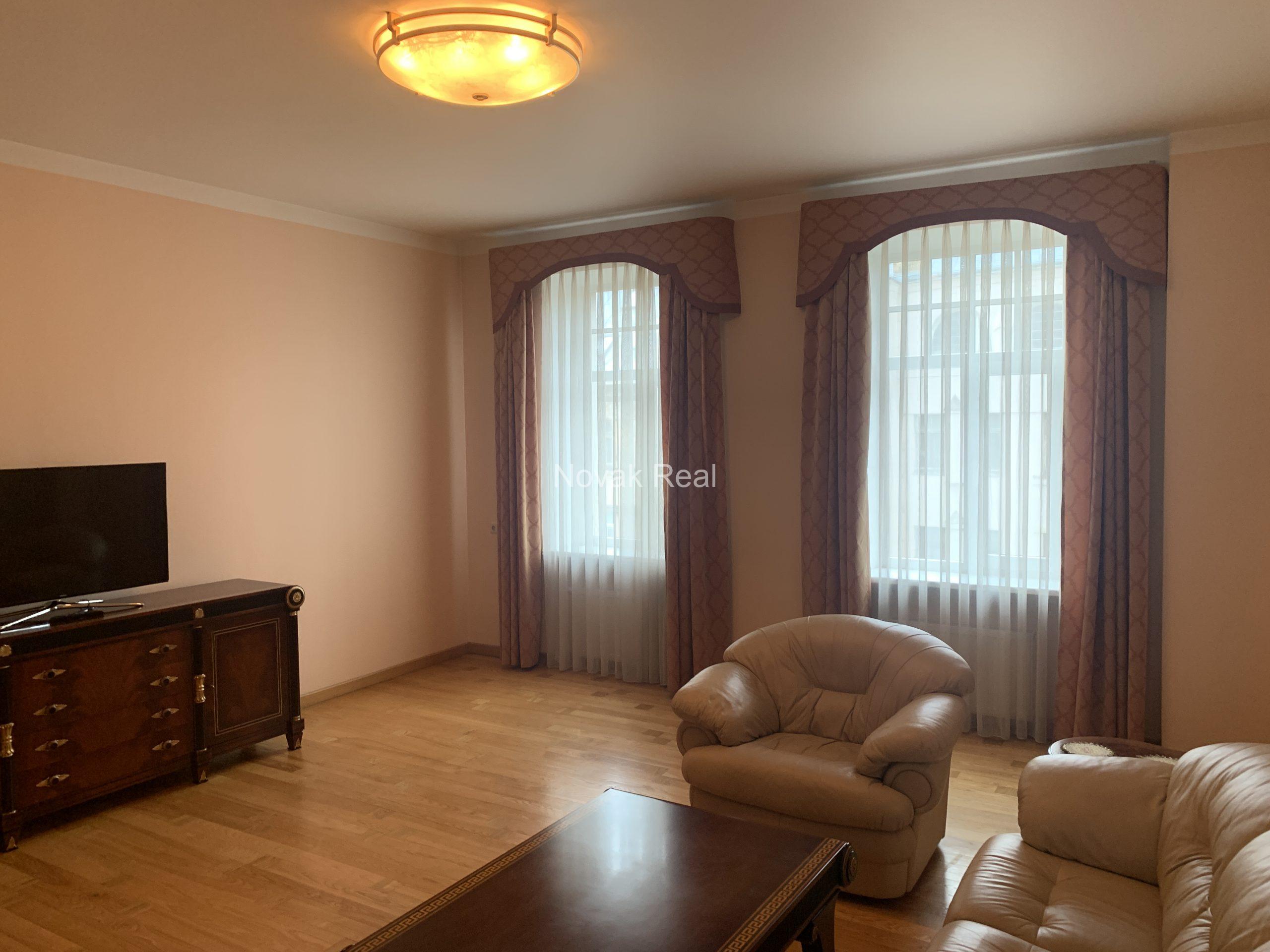 A spacious apartment to rent in a quiet city centre