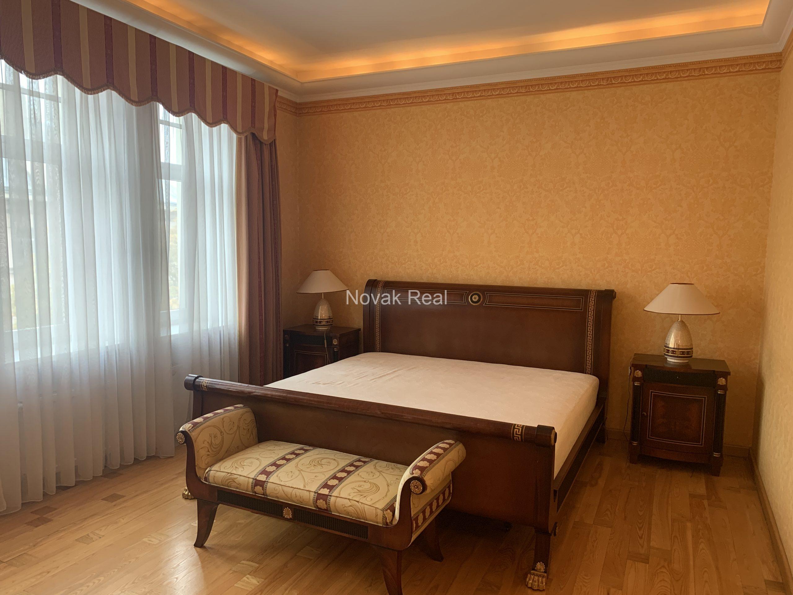 A spacious apartment to rent in a quiet city centre