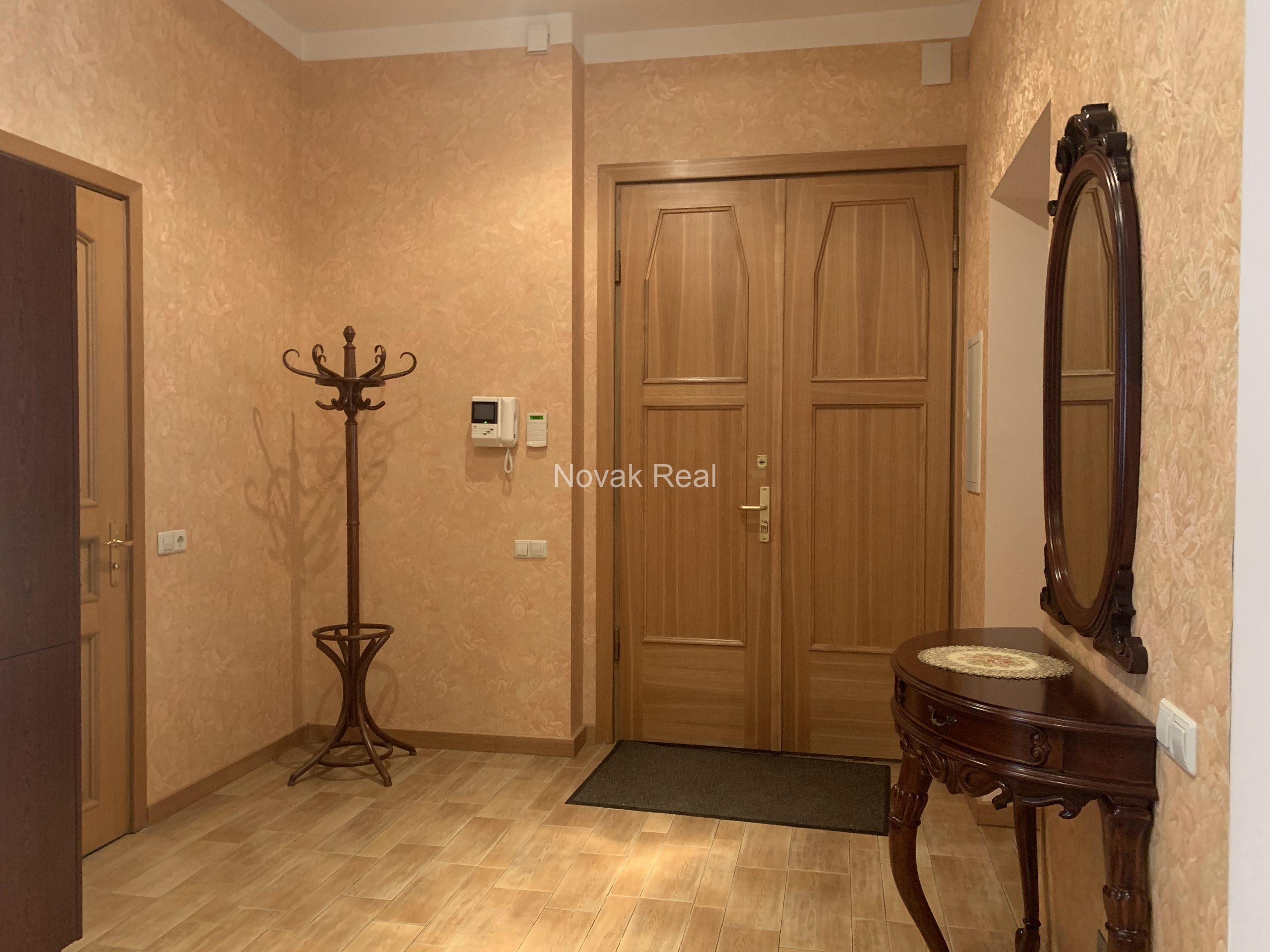 A spacious apartment to rent in a quiet city centre