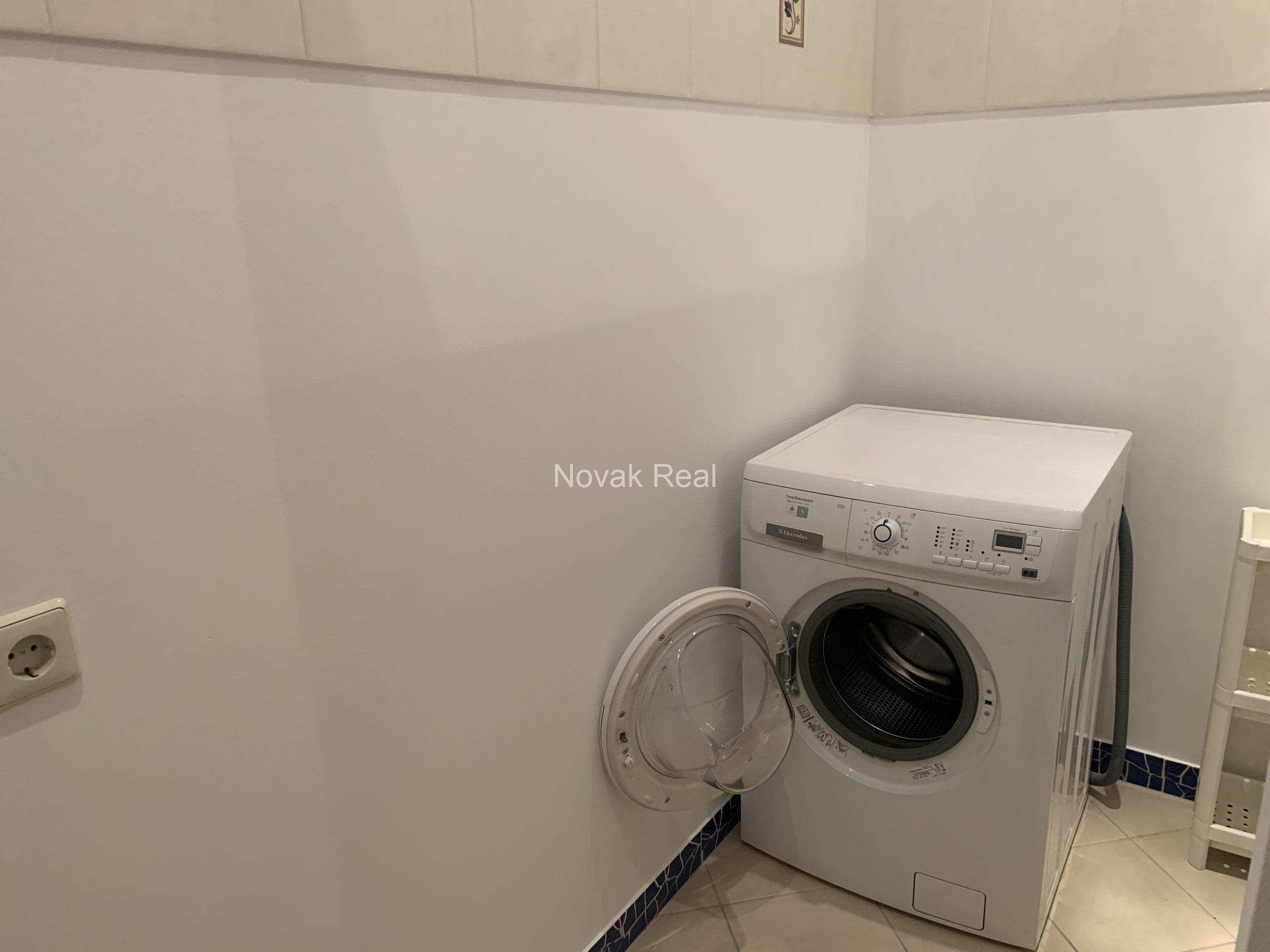 A spacious apartment to rent in a quiet city centre