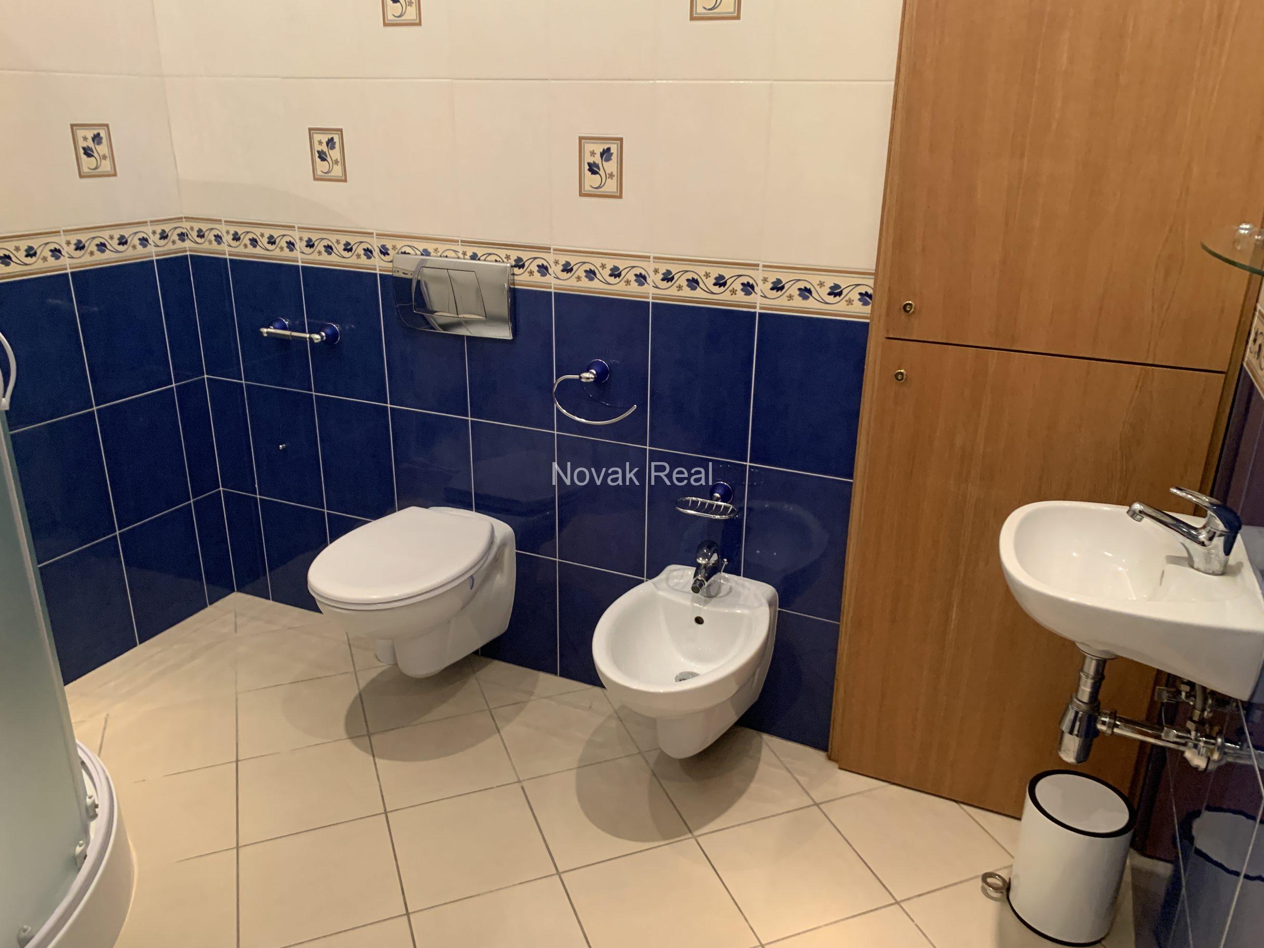 A spacious apartment to rent in a quiet city centre