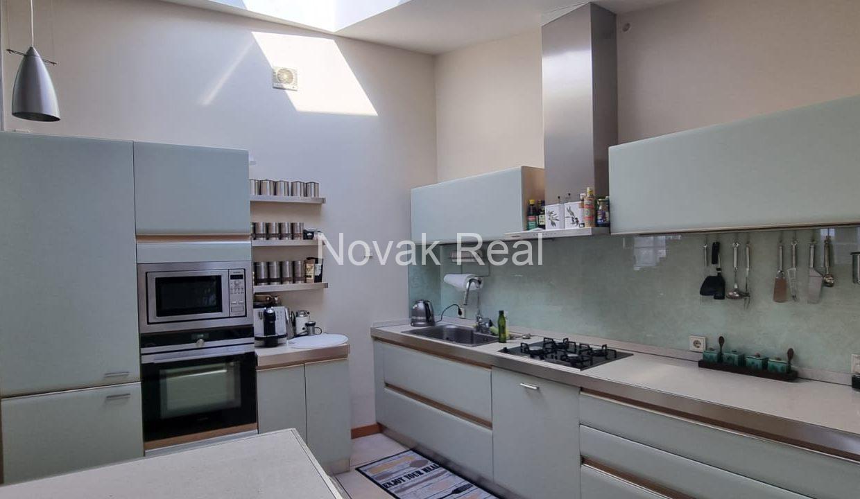 59d77aab-0d46-4a56-99a2-d10b173f2b07