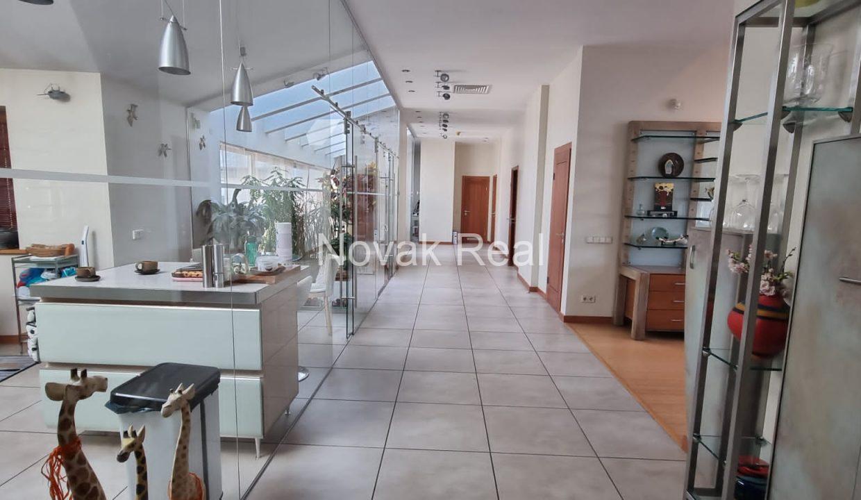 c30af9ae-e84d-4e34-9efe-359f1783df48