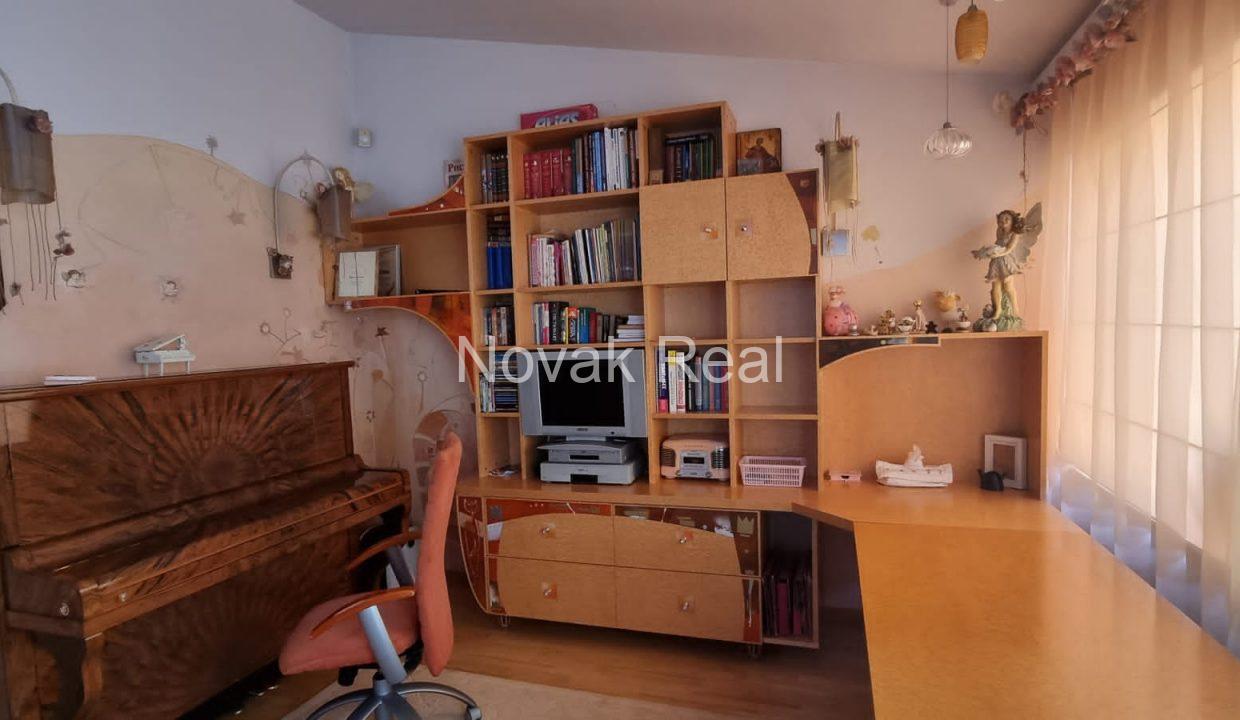 c768edcb-541c-4119-b762-3cc7ad0f4de9