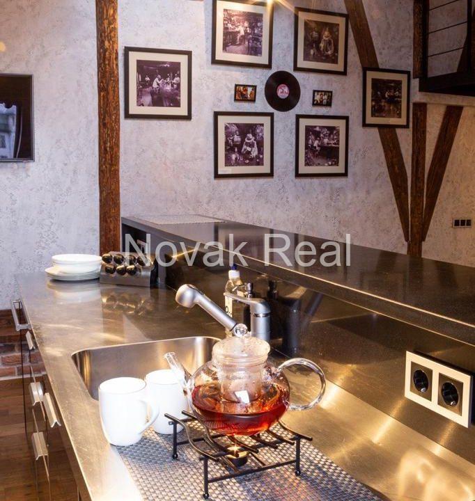 639593A9-63A7-4F4F-B2F8-73A2F90BE958