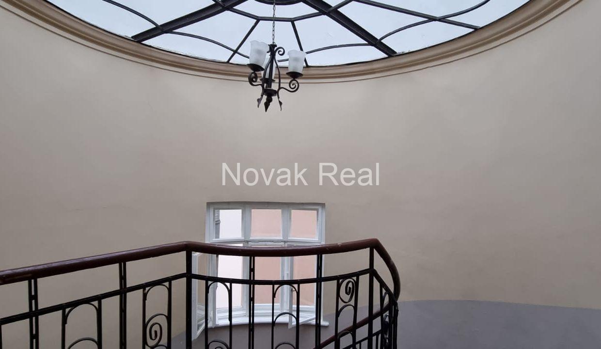 9BF10DF1-44D1-4CEF-A2F7-0EC6BF2A3DD4