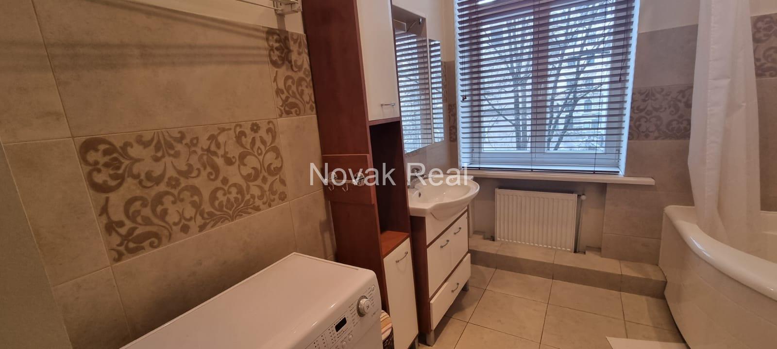 Rent a 3-room apartment in the quiet city centre, in excellent condition!