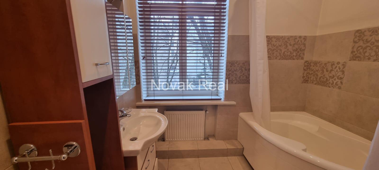 Rent a 3-room apartment in the quiet city centre, in excellent condition!