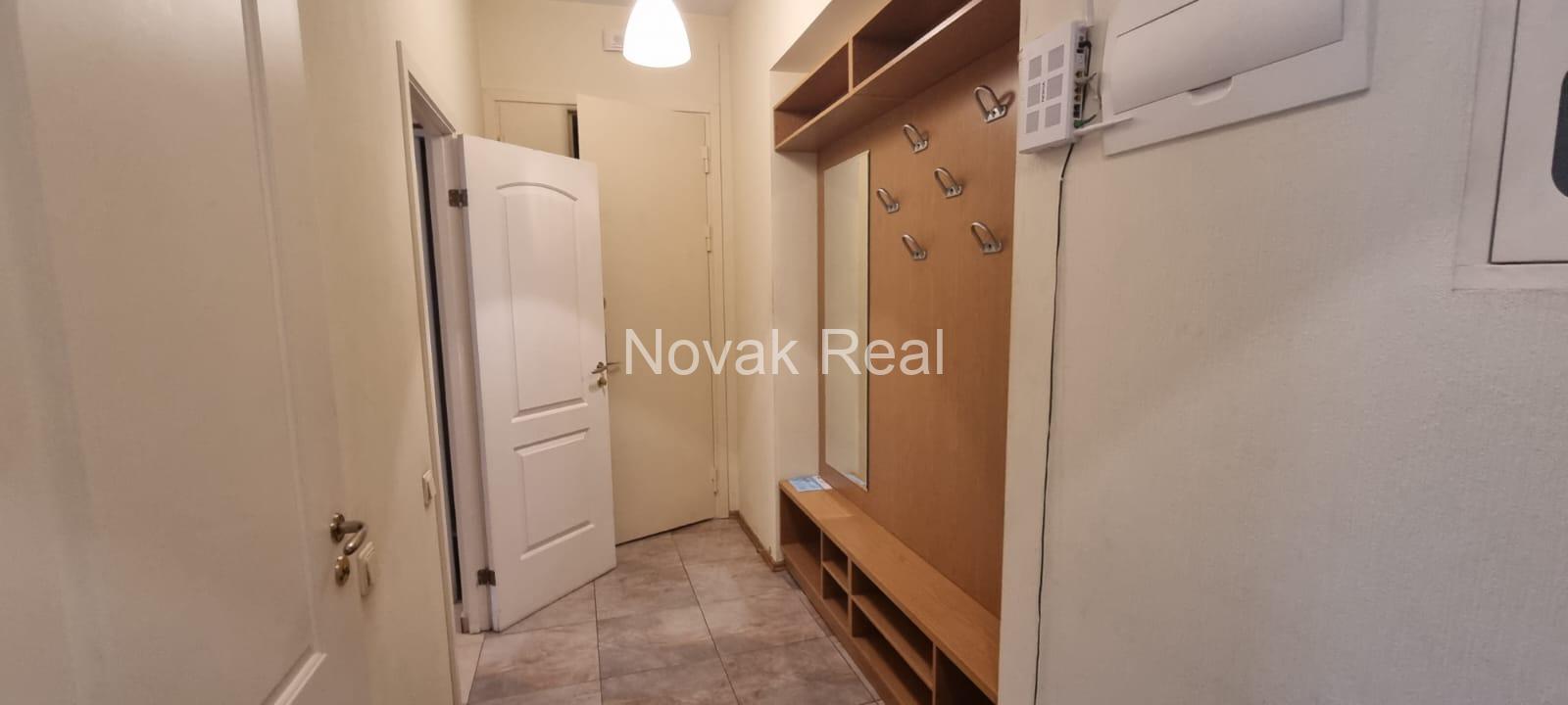 Rent a 3-room apartment in the quiet city centre, in excellent condition!