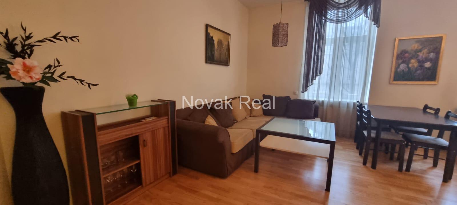 Rent a 3-room apartment in the quiet city centre, in excellent condition!
