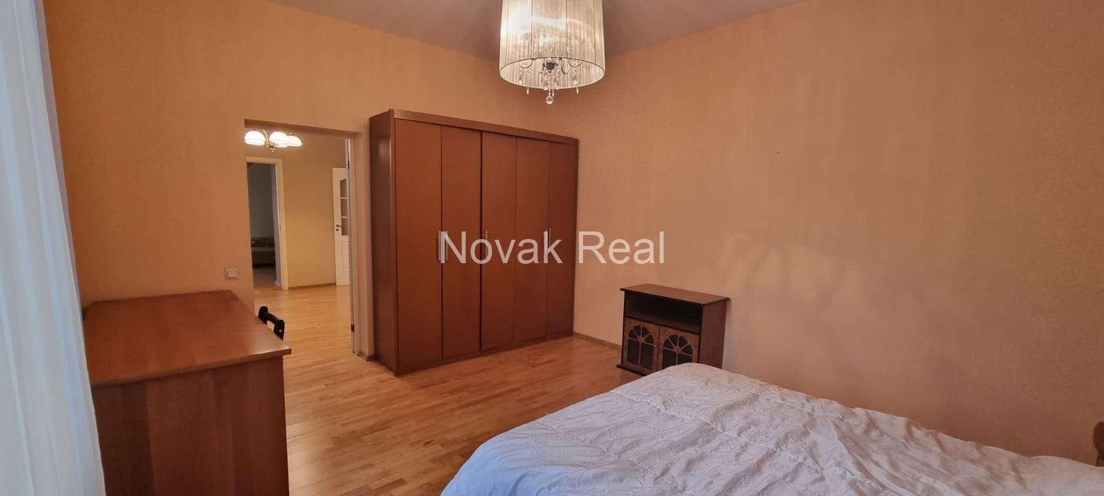 Rent a 3-room apartment in the quiet city centre, in excellent condition!