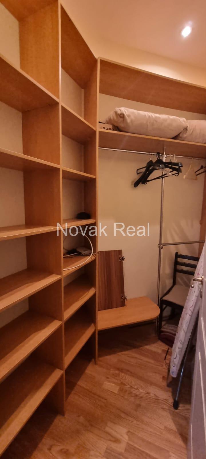 Rent a 3-room apartment in the quiet city centre, in excellent condition!