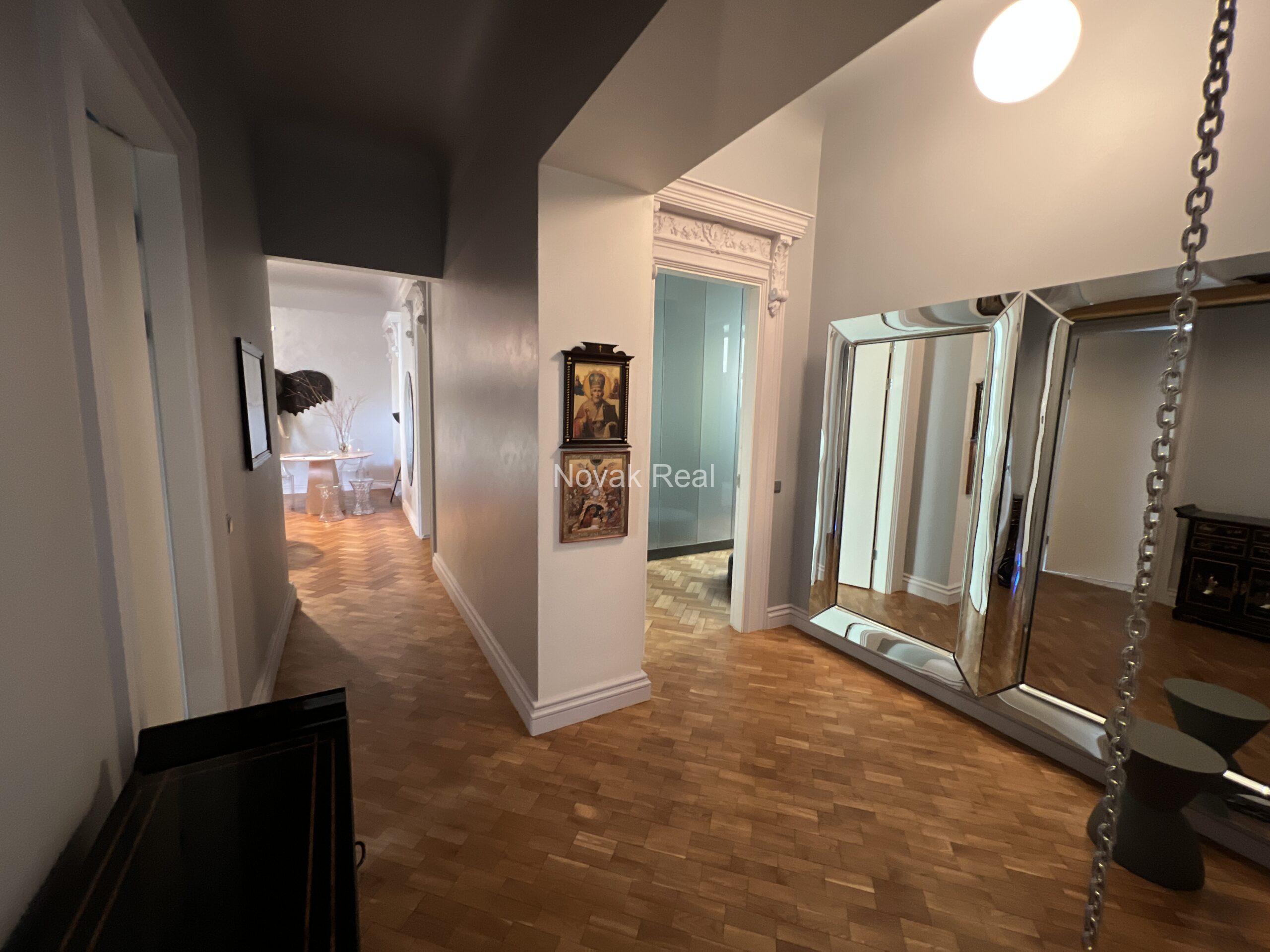 A unique apartment in a quiet part of the city centre, in a completely renovated house
