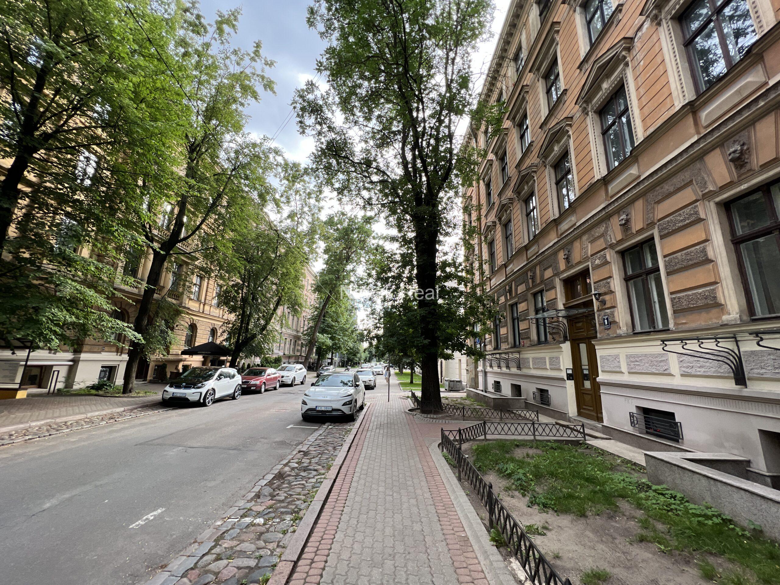 Izīrē dzīvokli Klusajā centrā