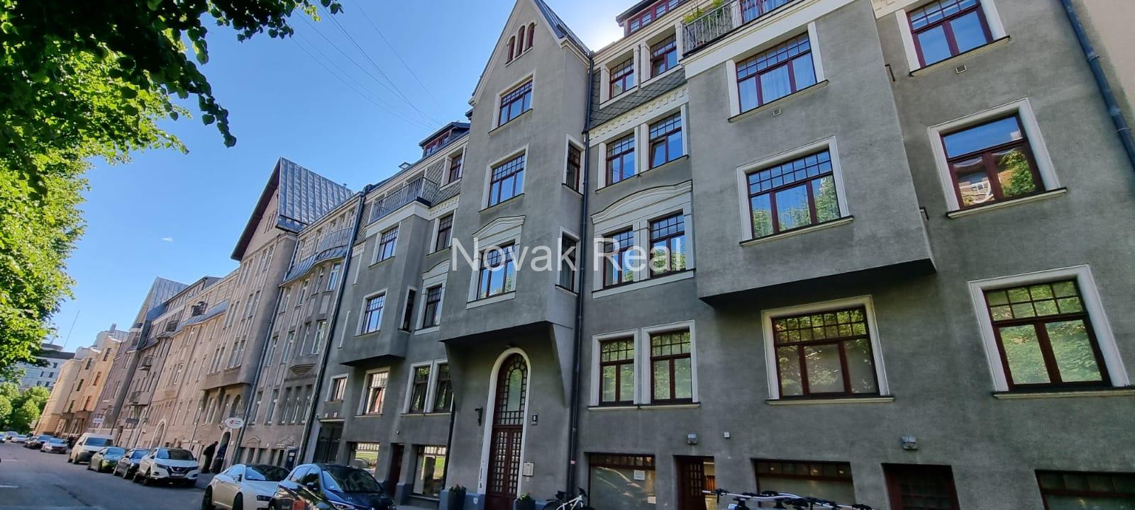 A great bright apartment for rent in the Quiet city centre