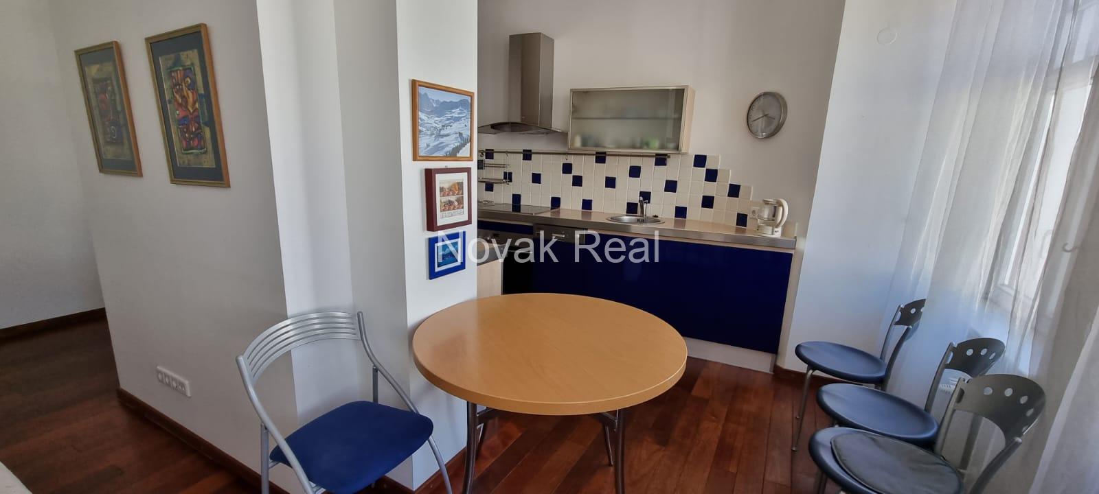 A great bright apartment for rent in the Quiet city centre