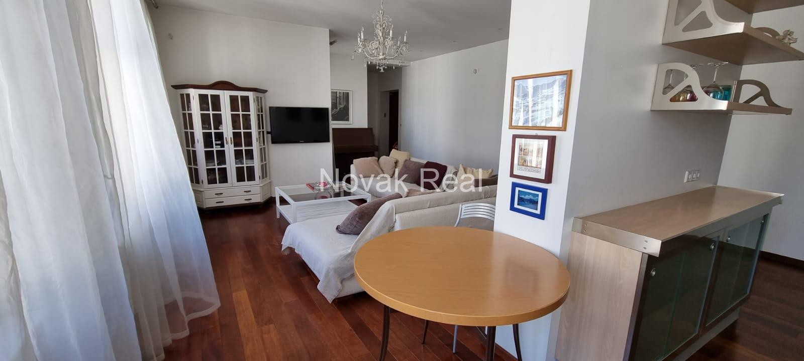 A great bright apartment for rent in the Quiet city centre
