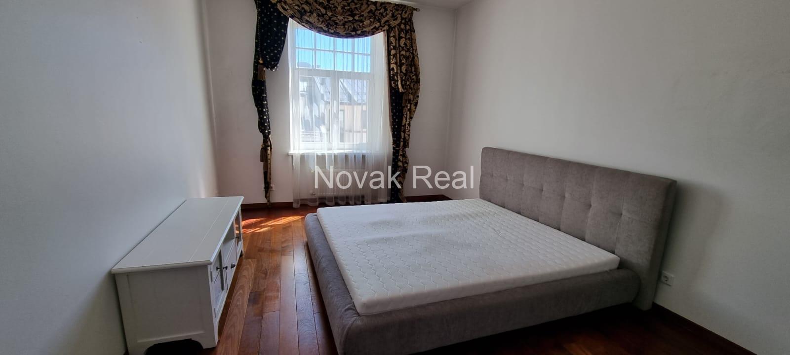 A great bright apartment for rent in the Quiet city centre