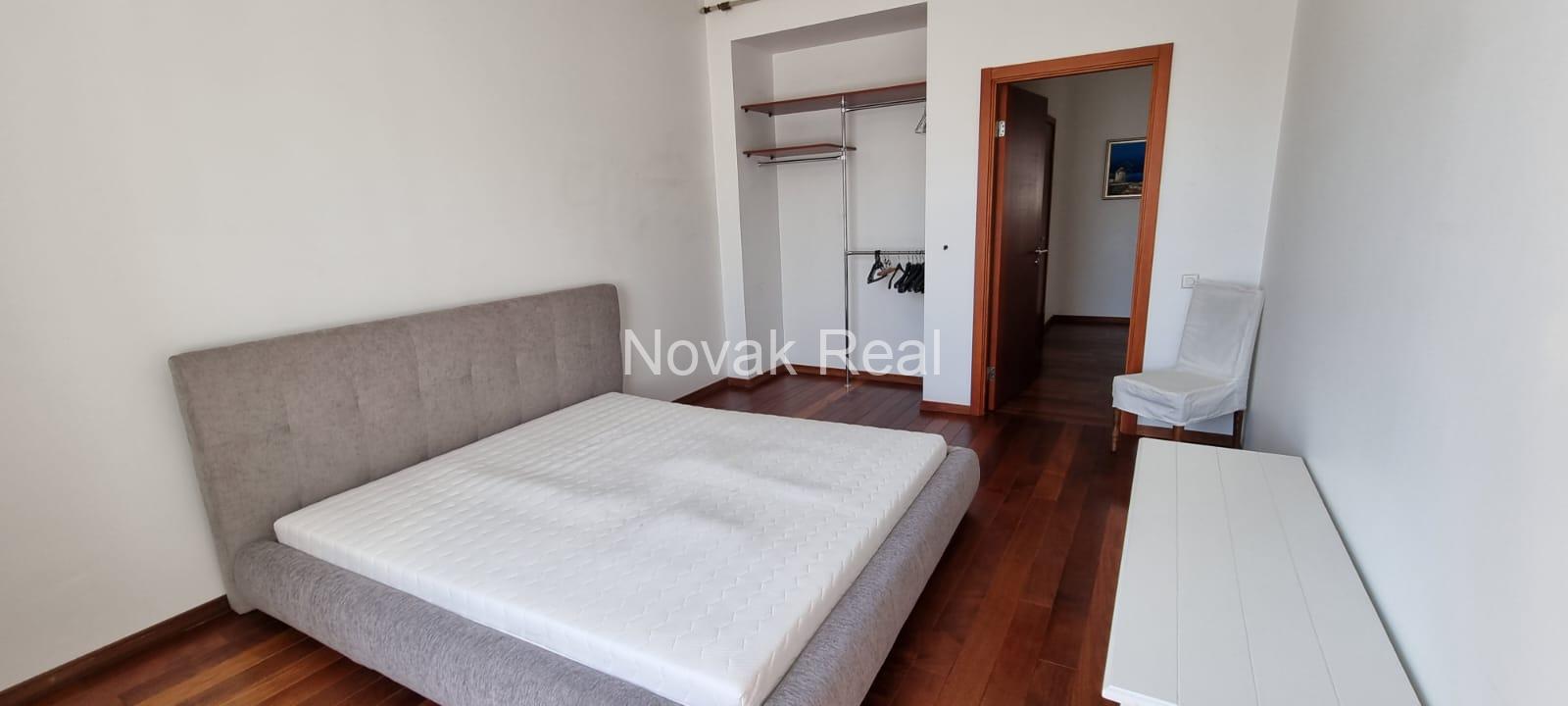 A great bright apartment for rent in the Quiet city centre