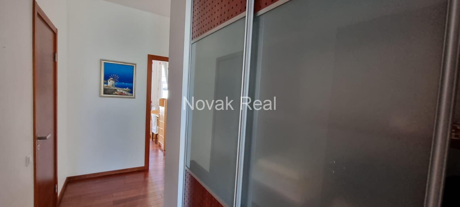 A great bright apartment for rent in the Quiet city centre