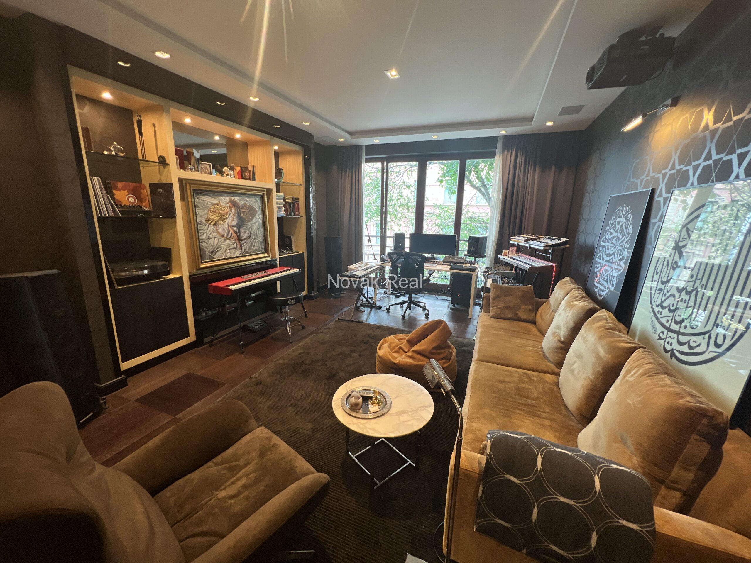 An exclusive apartment for sale in the Quiet City Centre