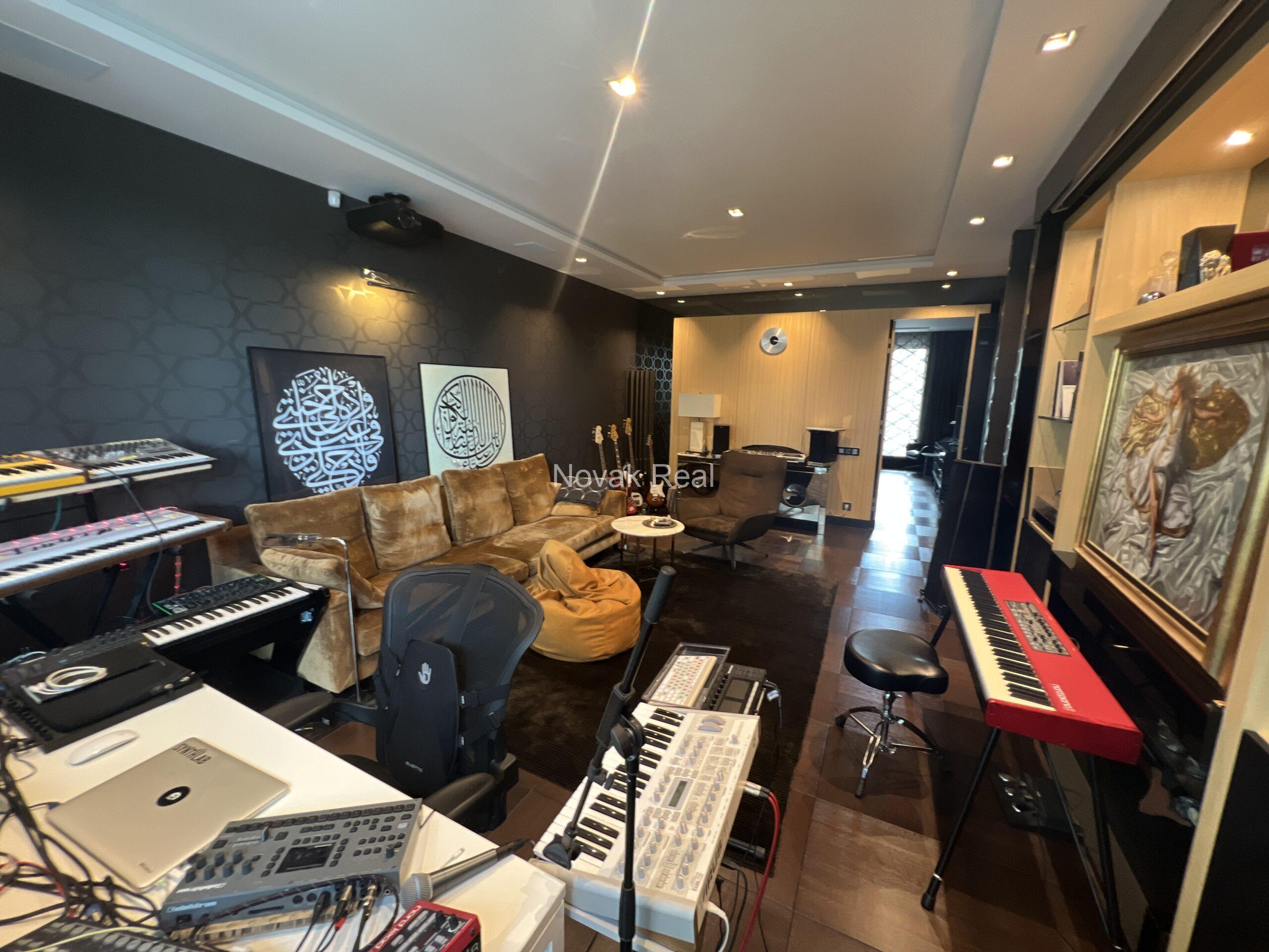An exclusive apartment for sale in the Quiet City Centre