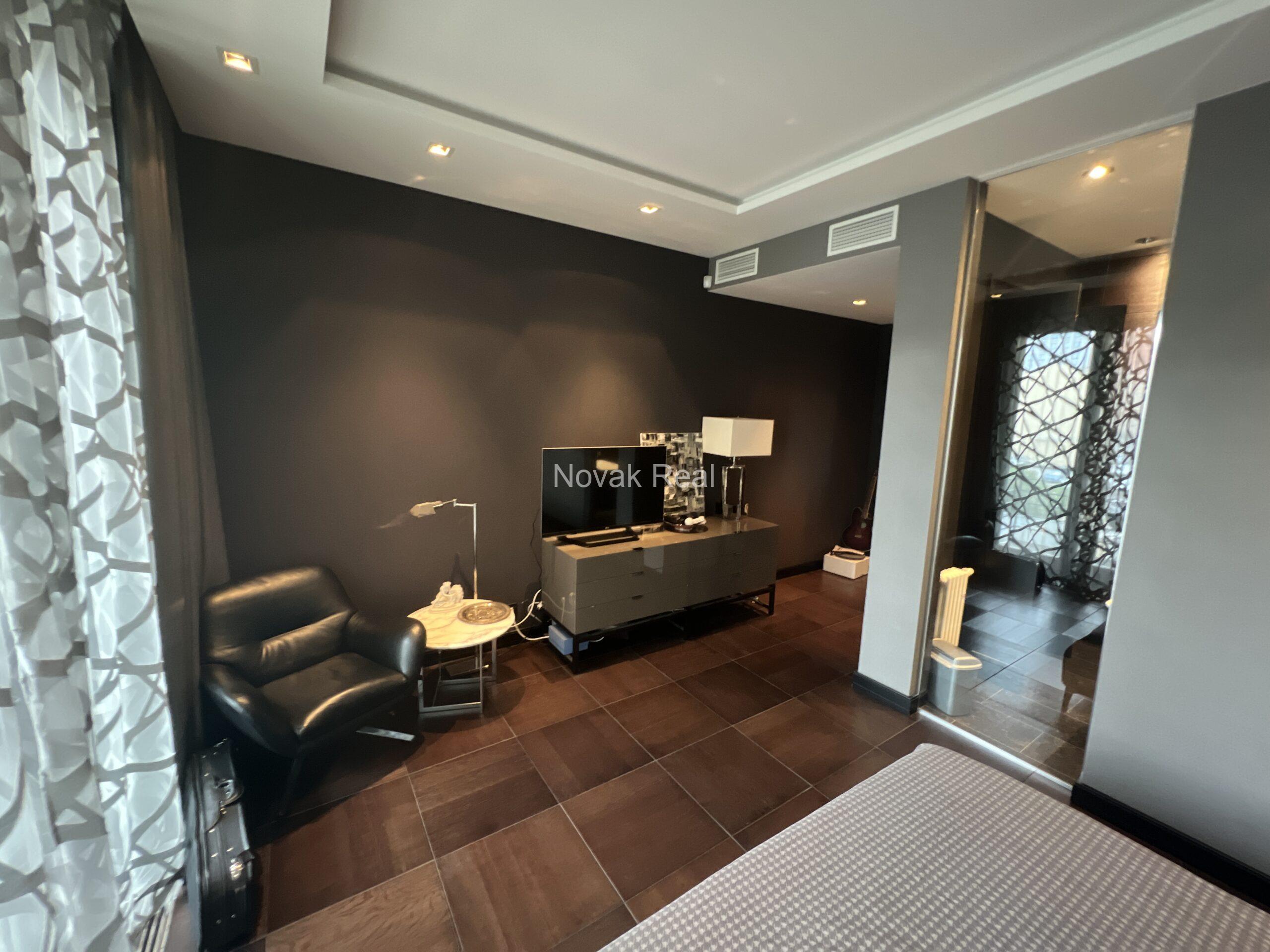 An exclusive apartment for sale in the Quiet City Centre