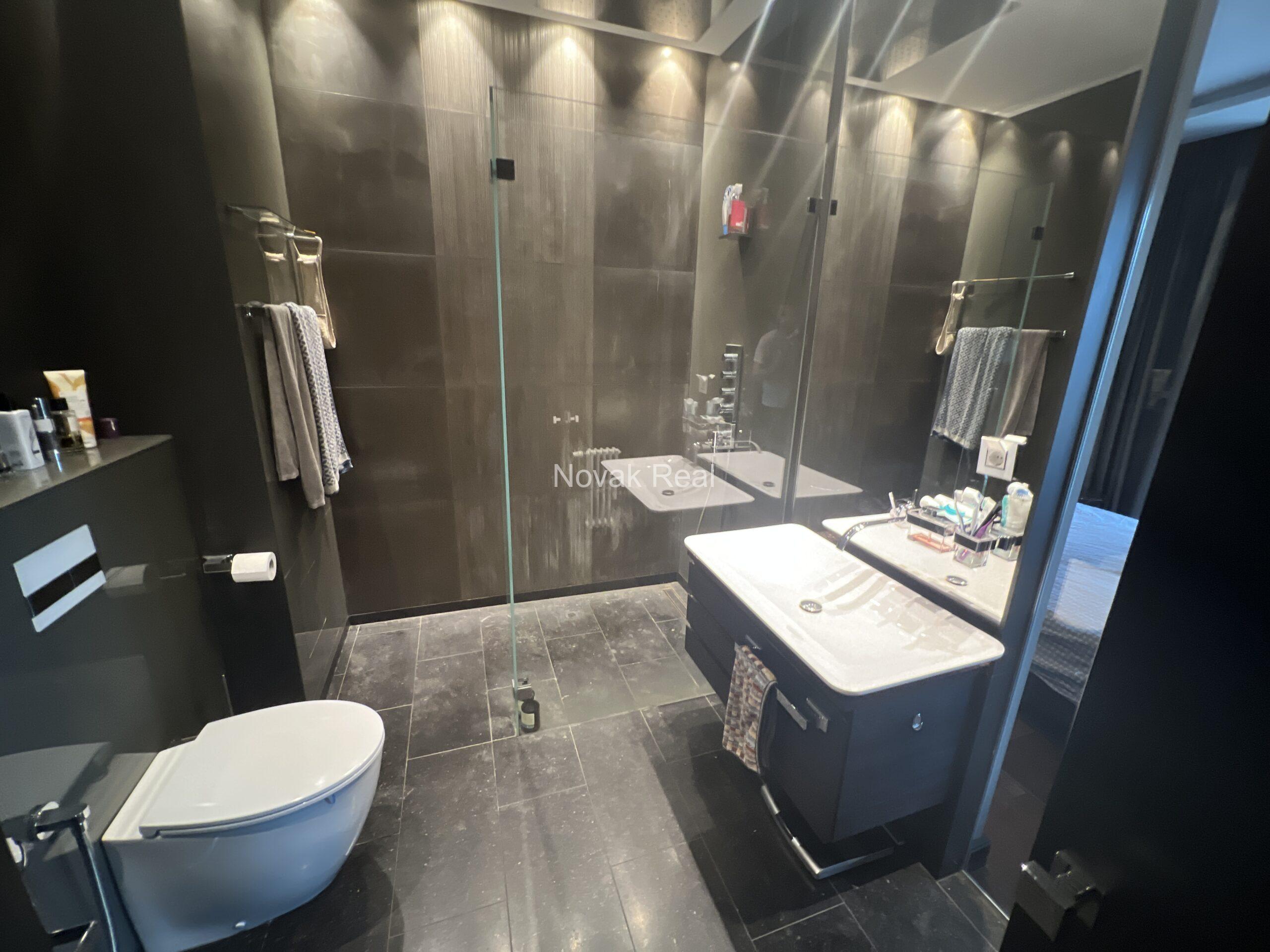 An exclusive apartment for sale in the Quiet City Centre
