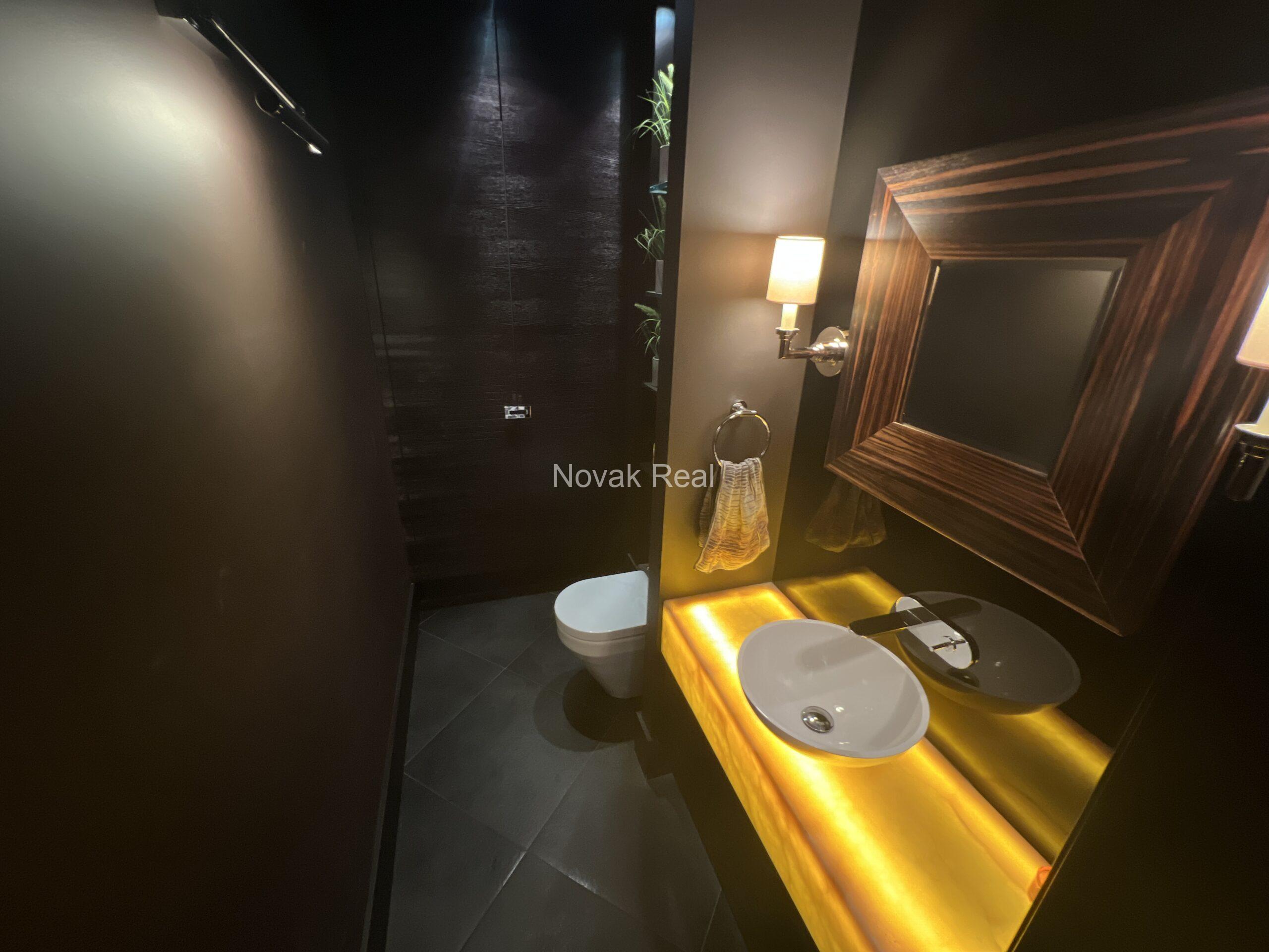An exclusive apartment for sale in the Quiet City Centre