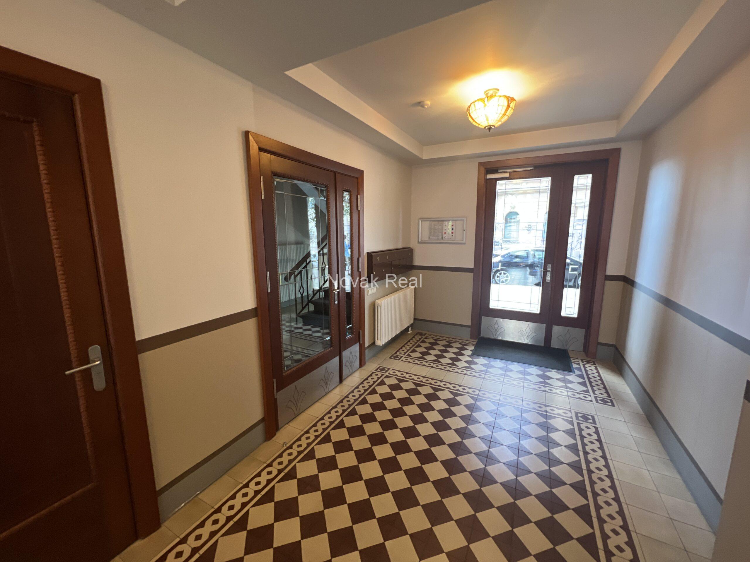 An exclusive apartment for sale in the Quiet City Centre