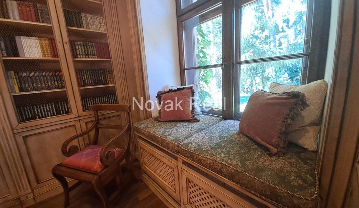 0332AC48-C828-485C-B7B9-4F7C20A6638B