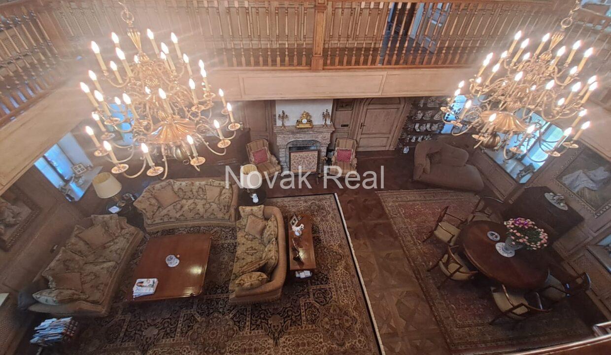 E004C81D-E279-49FE-AE6B-7084FDAB4E5A