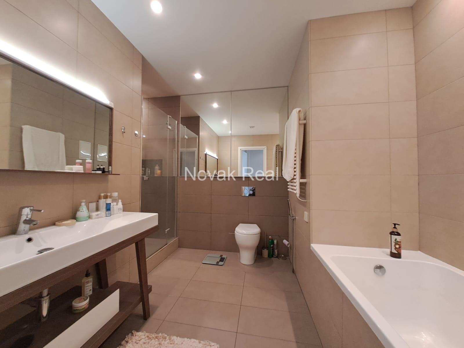 A 3-room apartment for rent in the Quiet city centre, in a new project
