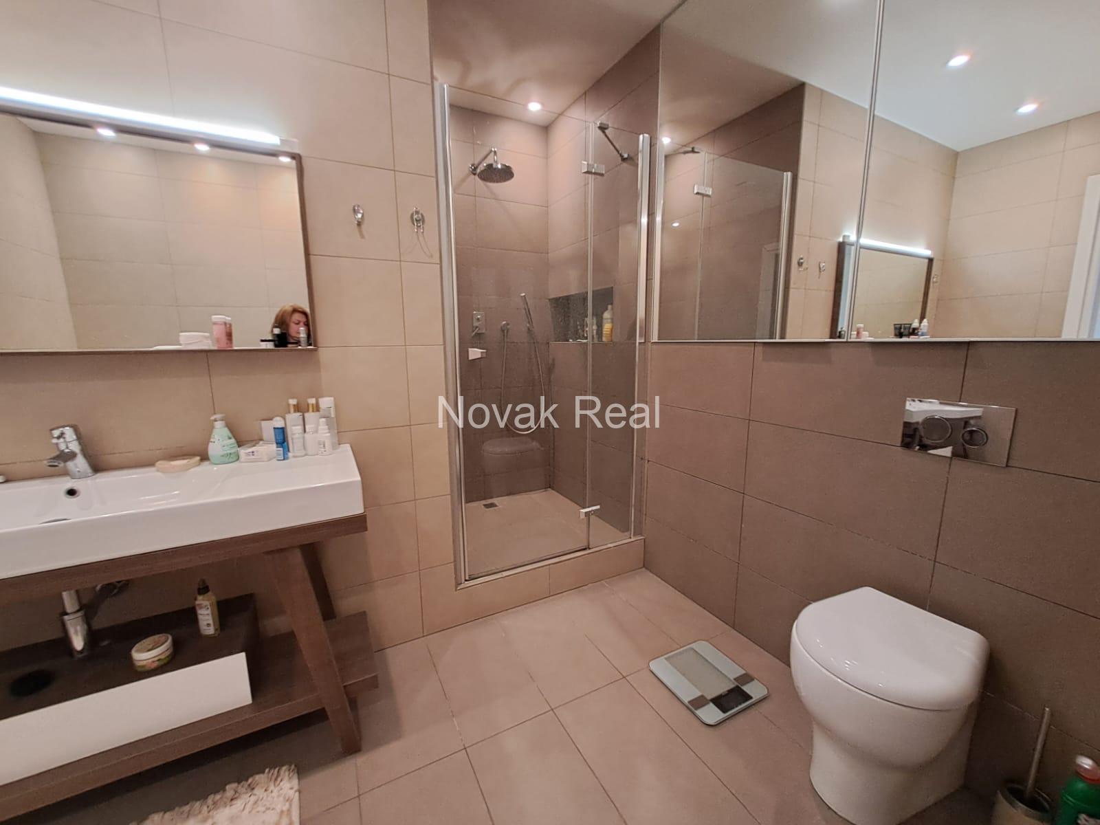A 3-room apartment for rent in the Quiet city centre, in a new project